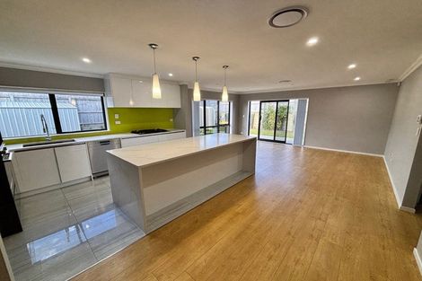 Photo of property in 4 Opouatu Avenue, Glenbrook, Waiuku, 2681