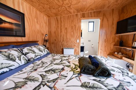 Photo of property in 24 Johnston Crescent, Haast, 7886