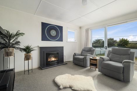 Photo of property in 2 Tapsell Road, Fairy Springs, Rotorua, 3015