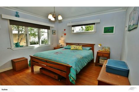Photo of property in 77 Elliston Crescent, Stanmore Bay, Whangaparaoa, 0932