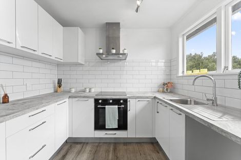 Photo of property in 21 Mcquarrie Avenue, Wattle Downs, Auckland, 2103