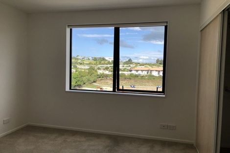 Photo of property in Apollo Apartments, 201/46 Rosedale Road, Rosedale, Auckland, 0632