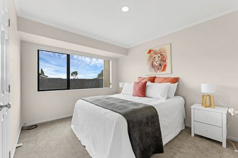 Photo of property in 8 Bokeen Lane, Flat Bush, Auckland, 2019