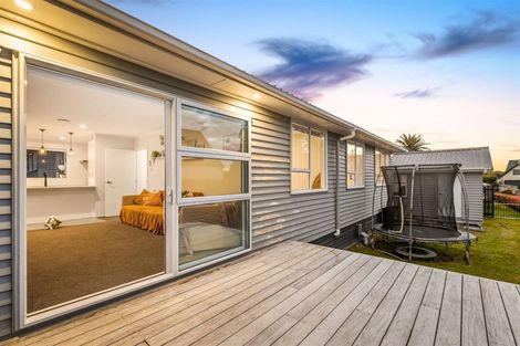 Photo of property in 16 Tapu Road, Huapai, Kumeu, 0810