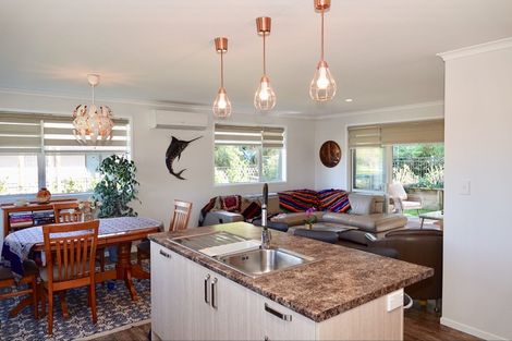 Photo of property in 16 Park Avenue, Mangawhai Heads, Mangawhai, 0505