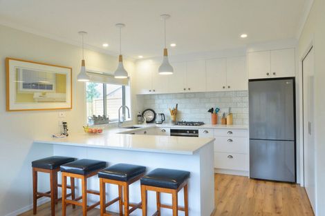 Photo of property in 64 Feist Street, Carterton, 5713