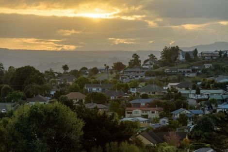 Photo of property in 17 Greenvale Place, Welcome Bay, Tauranga, 3112