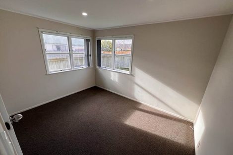 Photo of property in 6 Braeburn Place, Takanini, 2112