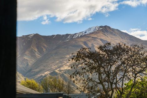 Photo of property in 9 Perrow Street, Wanaka, 9305