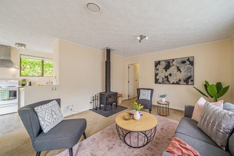 Photo of property in 2a Pokaka Street, Birchville, Upper Hutt, 5018