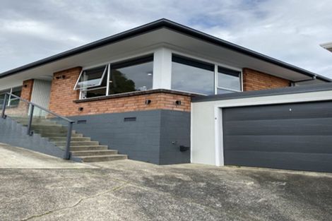 Photo of property in 2/97 Moore Street, Hillcrest, Auckland, 0627