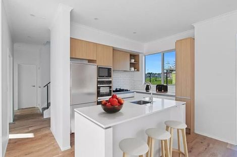 Photo of property in 15 Taikura Avenue, Red Beach, 0932