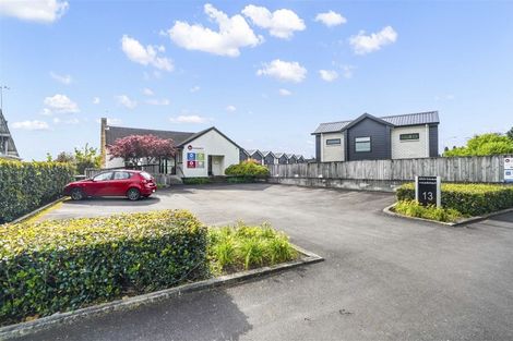 Photo of property in 13 Ruakiwi Road, Hamilton Lake, Hamilton, 3204