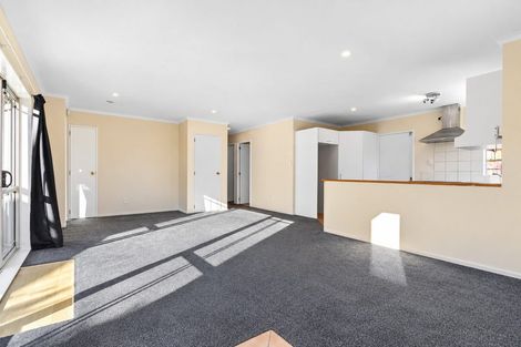 Photo of property in 3 Hibernian Drive, Ranui, Auckland, 0612