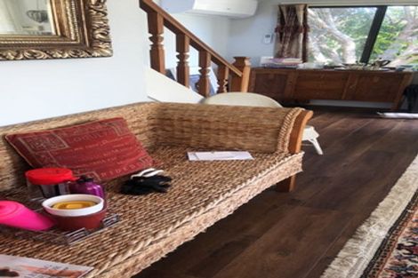 Photo of property in 1/8 Marsh Avenue, Forrest Hill, Auckland, 0620