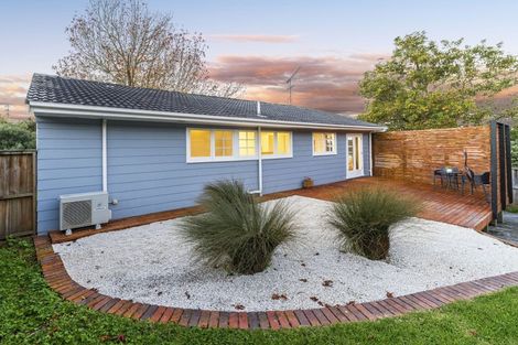Photo of property in 37 Keegan Drive, Massey, Auckland, 0614