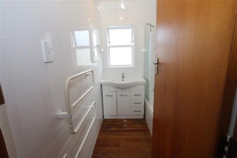 Photo of property in 95 Ennis Avenue, Pakuranga Heights, Auckland, 2010