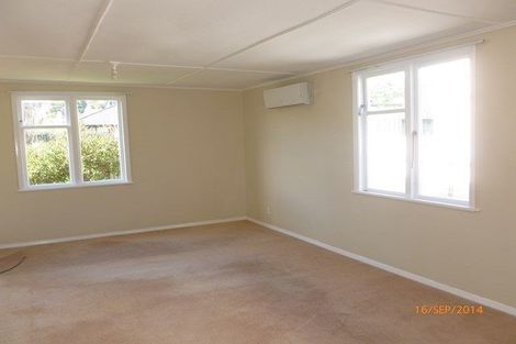 Photo of property in 1/12 Beauchamp Street, Tawa, Wellington, 5028