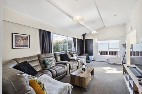 Photo of property in 11 Pirinoa Street, Feilding, 4702