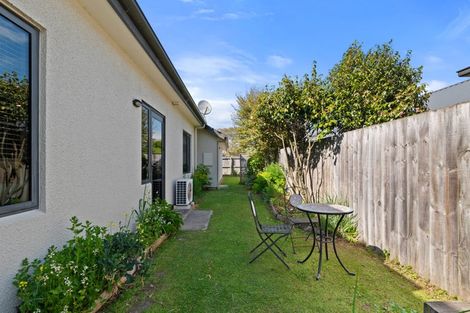 Photo of property in 75 Sarabande Avenue, Redwood, Christchurch, 8051