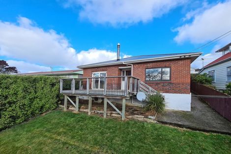 Photo of property in 32 Crosby Street, Mornington, Dunedin, 9011