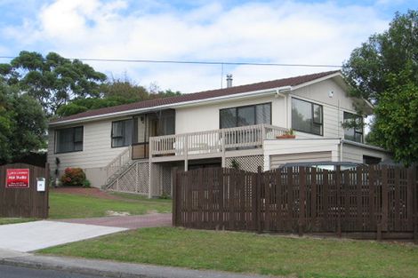 Photo of property in 65 Luckens Road, West Harbour, Auckland, 0618