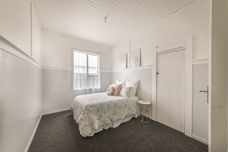 Photo of property in 117 Cornfoot Street, Castlecliff, Whanganui, 4501