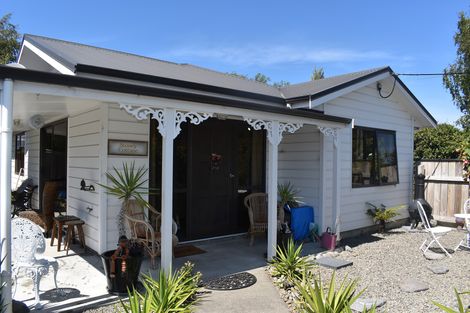 Photo of property in 194 High Street North, Carterton, 5713