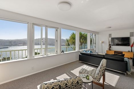 Photo of property in 37 The Crescent, Roseneath, Wellington, 6011