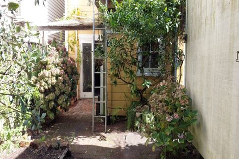 Photo of property in 22 Aro Street, Aro Valley, Wellington, 6021