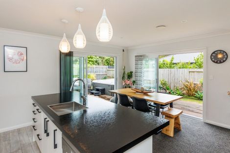 Photo of property in 41 Coutts Way, Fitzherbert, Palmerston North, 4410