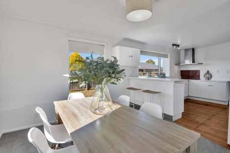 Photo of property in 12 Delaware Crescent, Russley, Christchurch, 8042