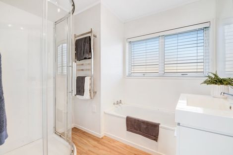Photo of property in 53 Marellen Drive, Red Beach, 0932