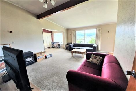 Photo of property in 76 Fyvie Avenue, Tawa, Wellington, 5028