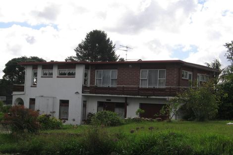 Photo of property in 2 Pine Avenue, Henderson, Auckland, 0612