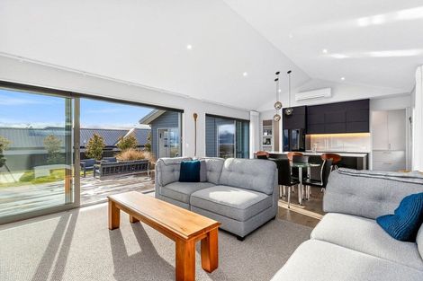 Photo of property in 8 The Heights Avenue, Wanaka, 9305