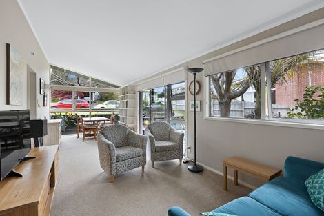 Photo of property in 19a Lidcombe Place, Avondale, Auckland, 1026