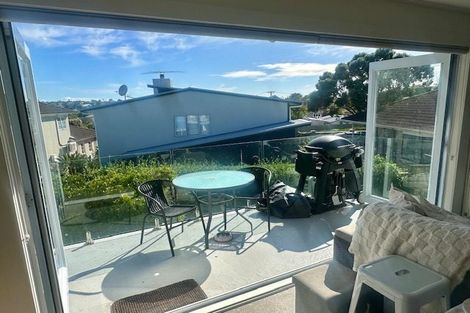 Photo of property in 4/133 Shakespeare Road, Milford, Auckland, 0620
