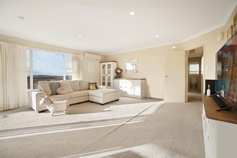 Photo of property in 132b Redoubt Road, Goodwood Heights, Auckland, 2105