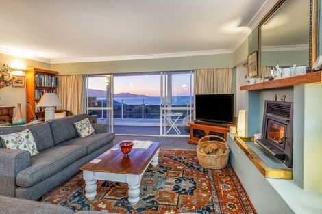 Photo of property in 8 Ara Kuaka, Waikanae Beach, Waikanae, 5036