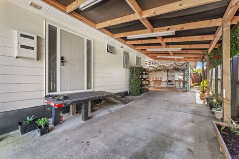 Photo of property in 6 Aden Place, Clendon Park, Auckland, 2103