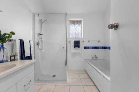 Photo of property in 24 Kaitemako Road, Welcome Bay, Tauranga, 3112