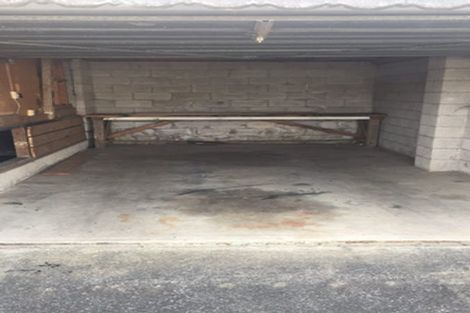 Photo of property in 1/3 Tusac Place, Totara Vale, Auckland, 0627