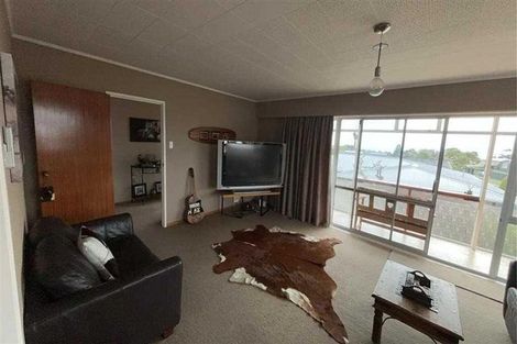 Photo of property in 44 Nevada Drive, Merrilands, New Plymouth, 4312