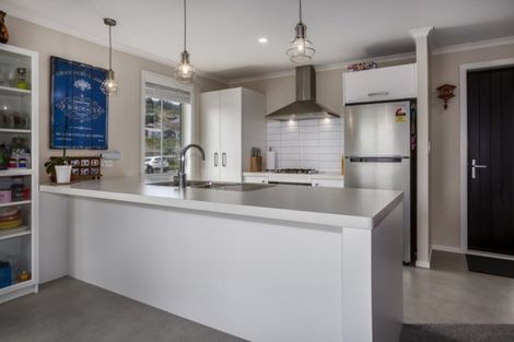 Photo of property in 11 Banks Boulevard, Whitby, Porirua, 5024