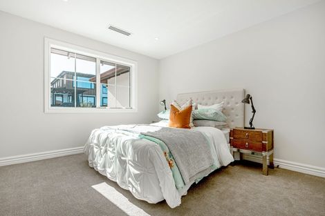 Photo of property in 7 Luff Place, Long Bay, Auckland, 0630