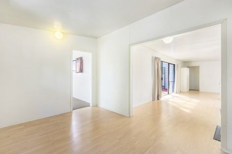 Photo of property in 98 Hanham Road, Kumeu, 0891