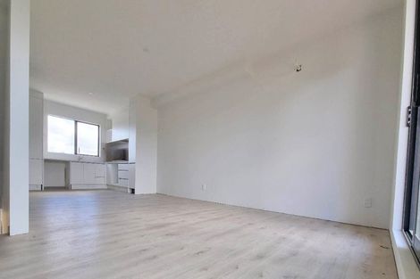 Photo of property in 1/11 Kayle Glen, West Harbour, Auckland, 0618