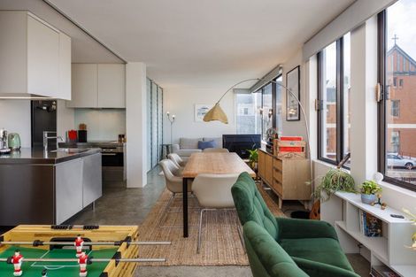 Photo of property in 5/2 Oriental Terrace, Mount Victoria, Wellington, 6011