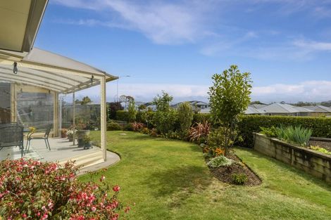 Photo of property in 16 Vista Close, Omokoroa, 3114